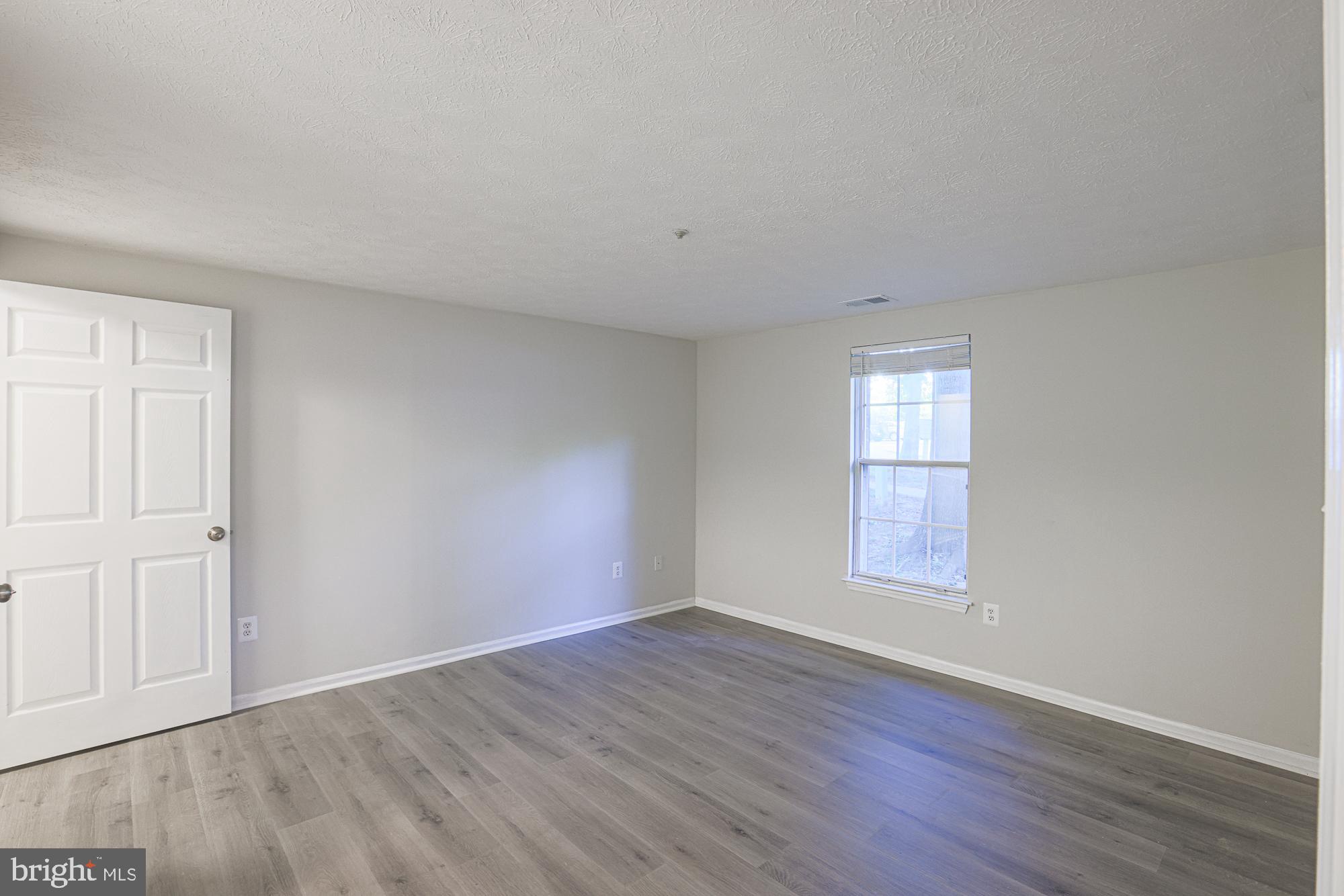 BRENTWOOD MANOR - Residential