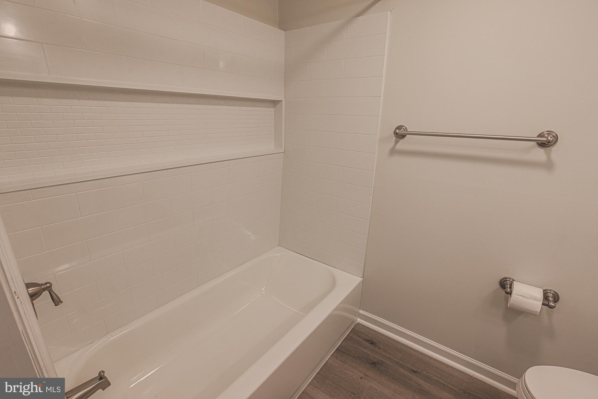 BRENTWOOD MANOR - Residential