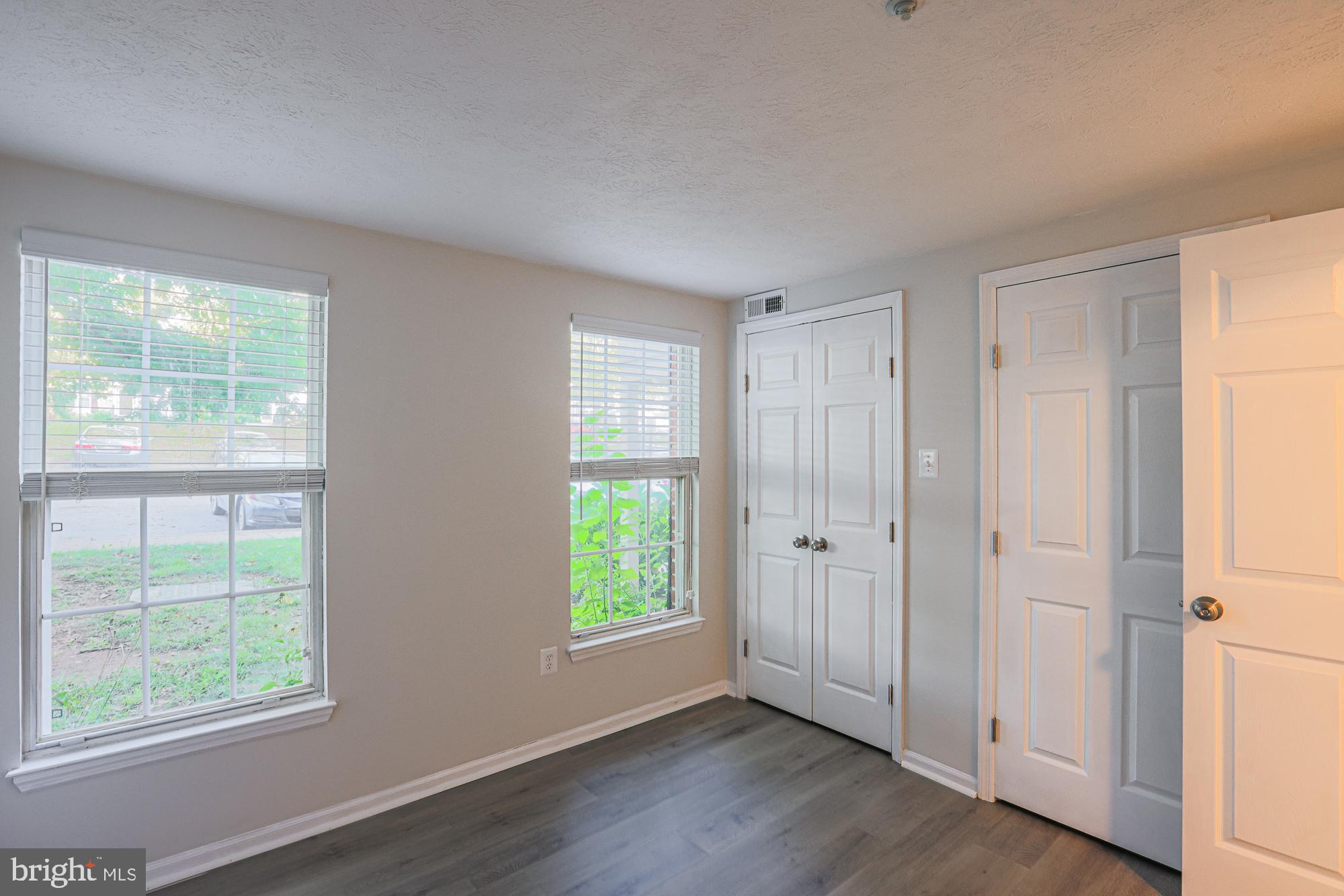 BRENTWOOD MANOR - Residential