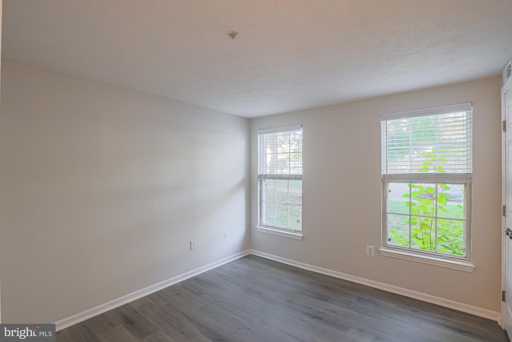 BRENTWOOD MANOR - Residential