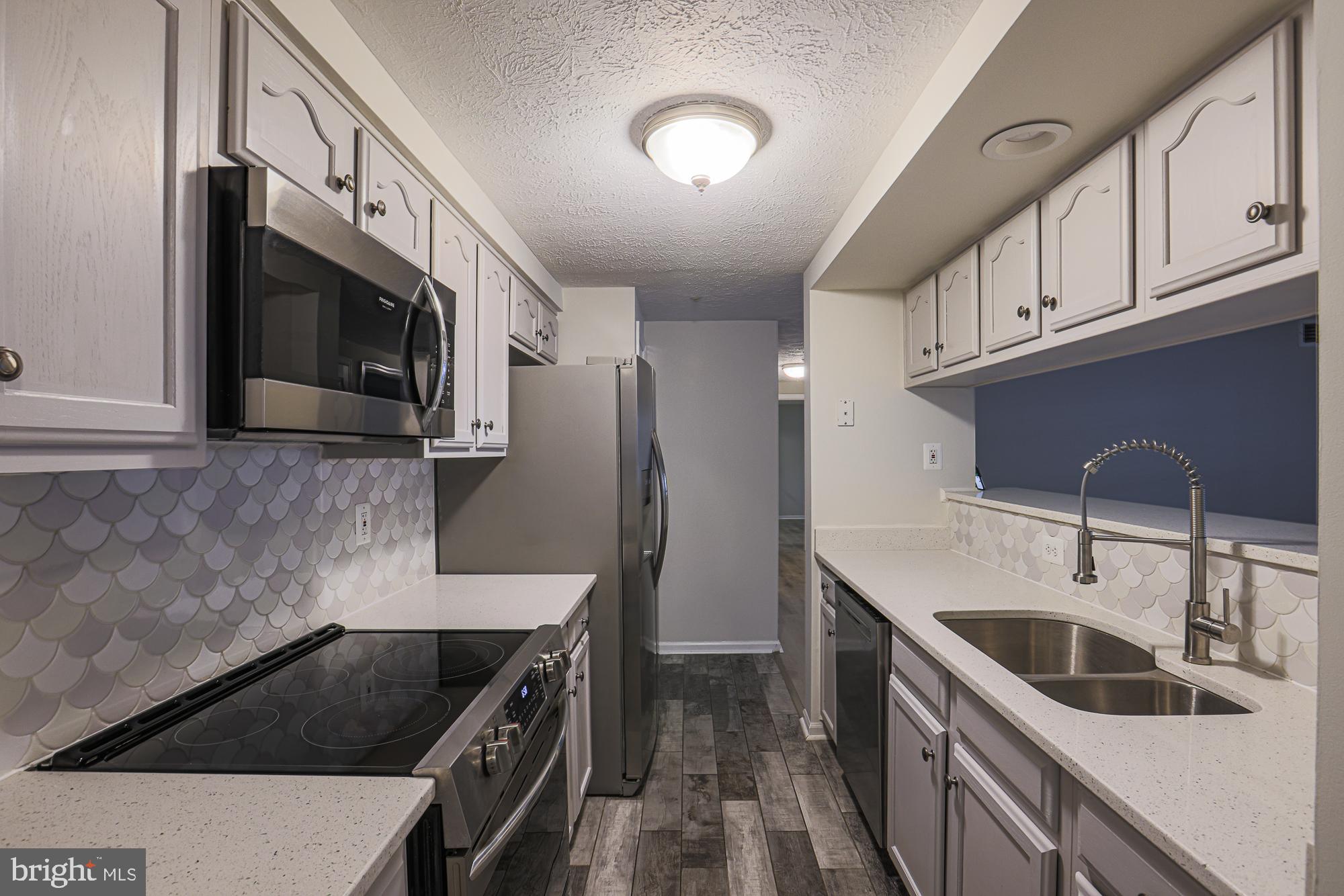 BRENTWOOD MANOR - Residential