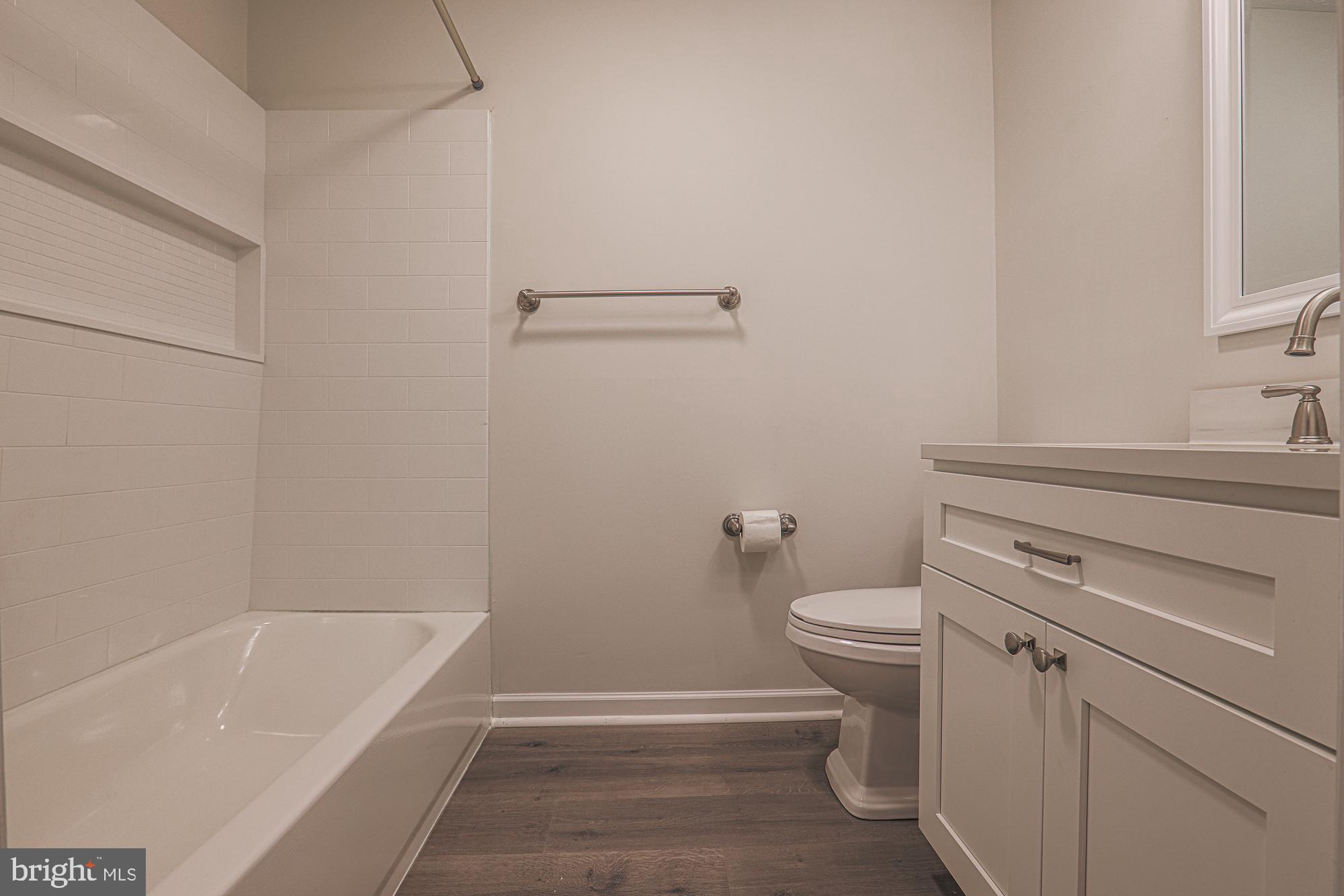 BRENTWOOD MANOR - Residential