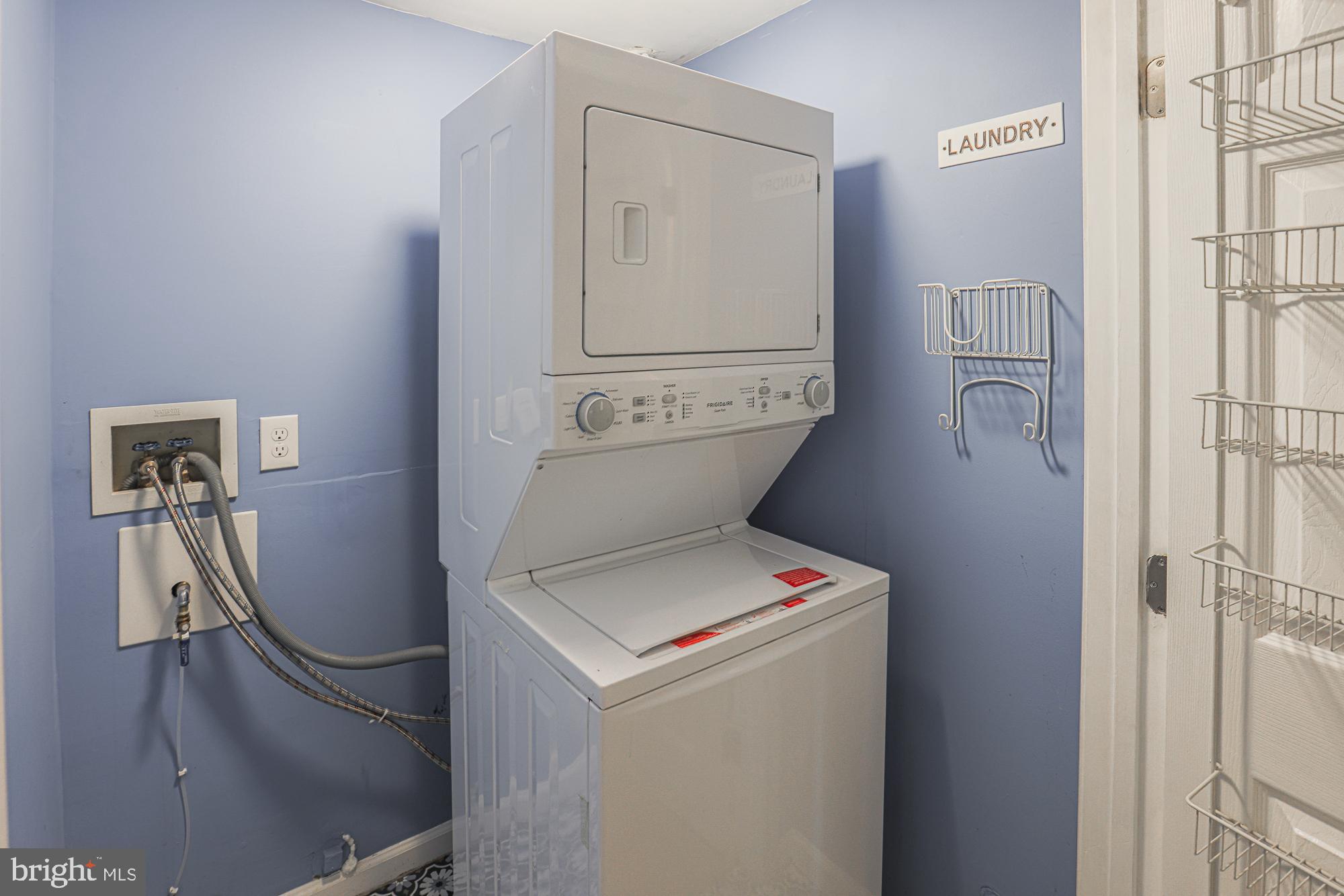 BRENTWOOD MANOR - Residential