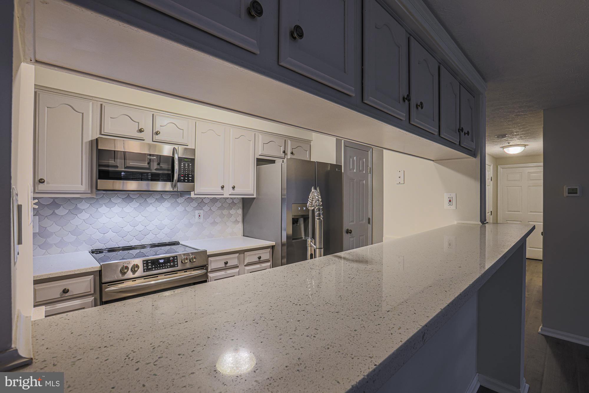 BRENTWOOD MANOR - Residential