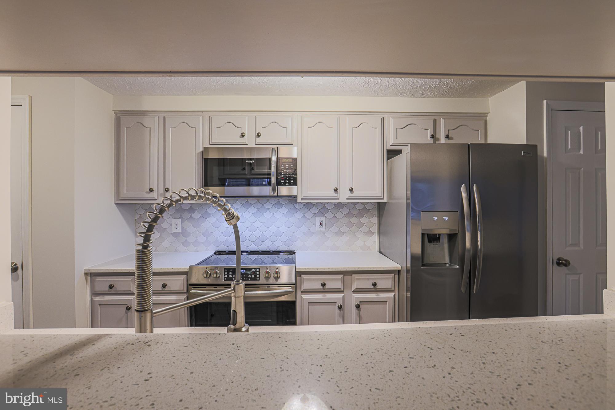 BRENTWOOD MANOR - Residential