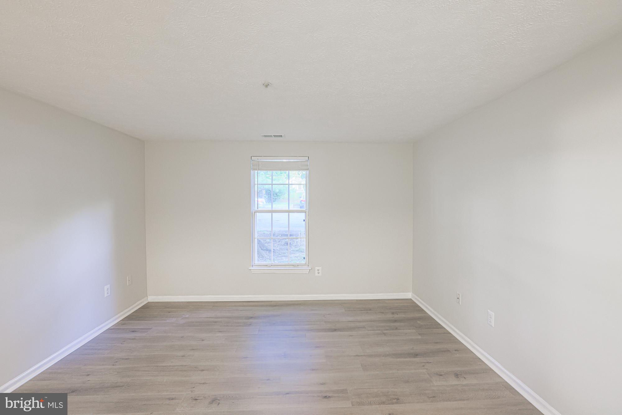 BRENTWOOD MANOR - Residential