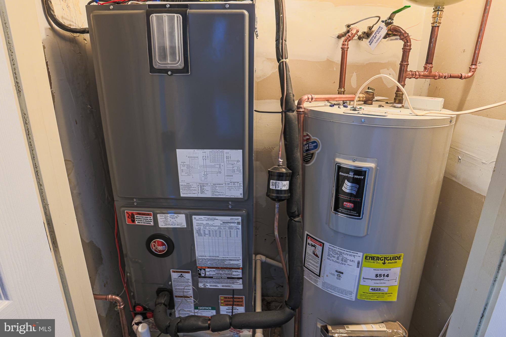 BRENTWOOD MANOR - Residential