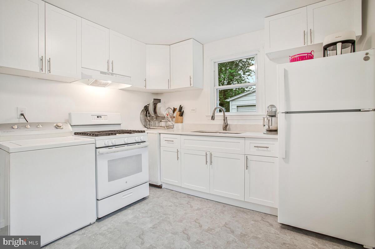 MARLYN TERRACE - Residential