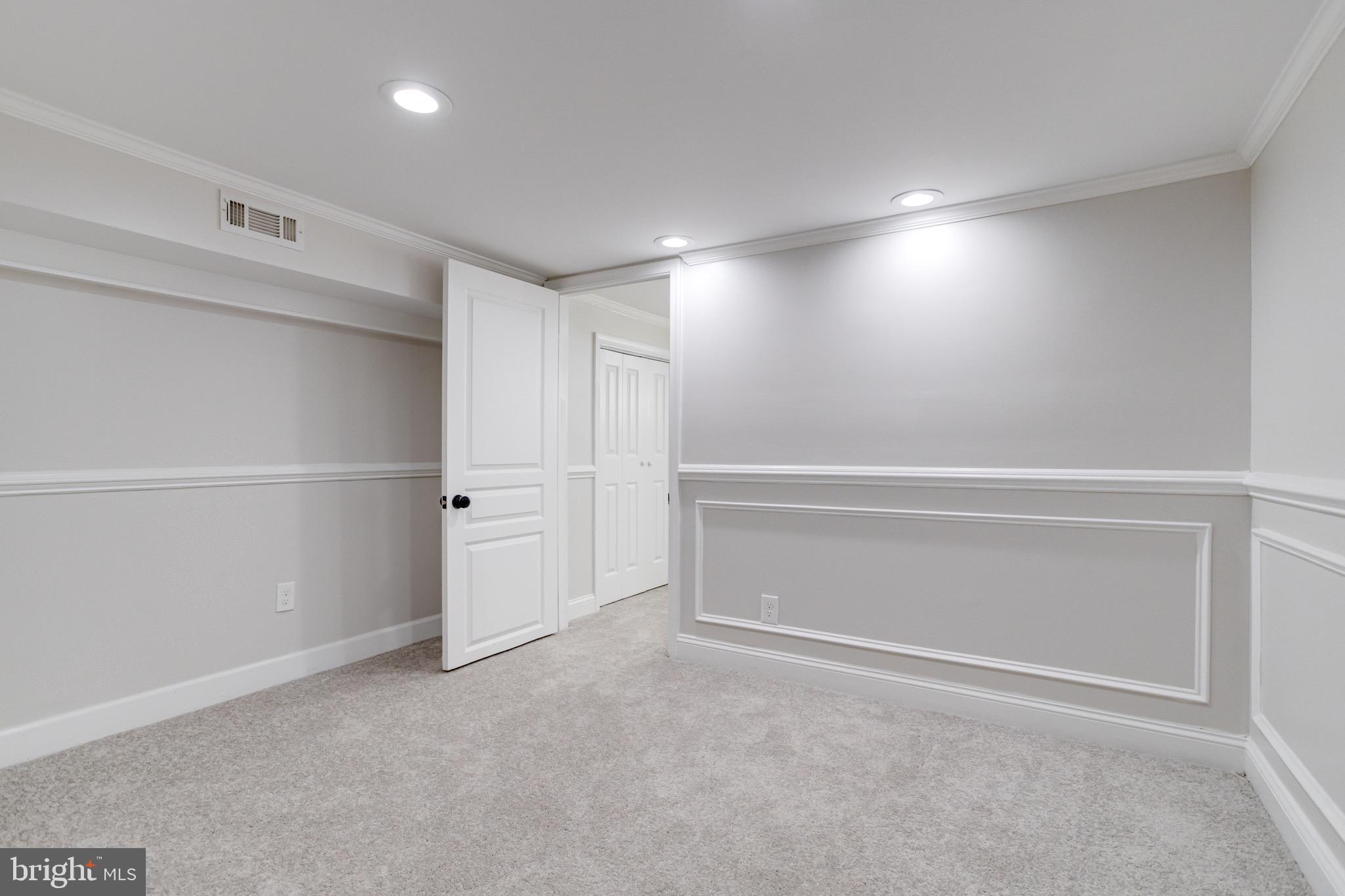 BALTIMORE HIGHLANDS - Residential