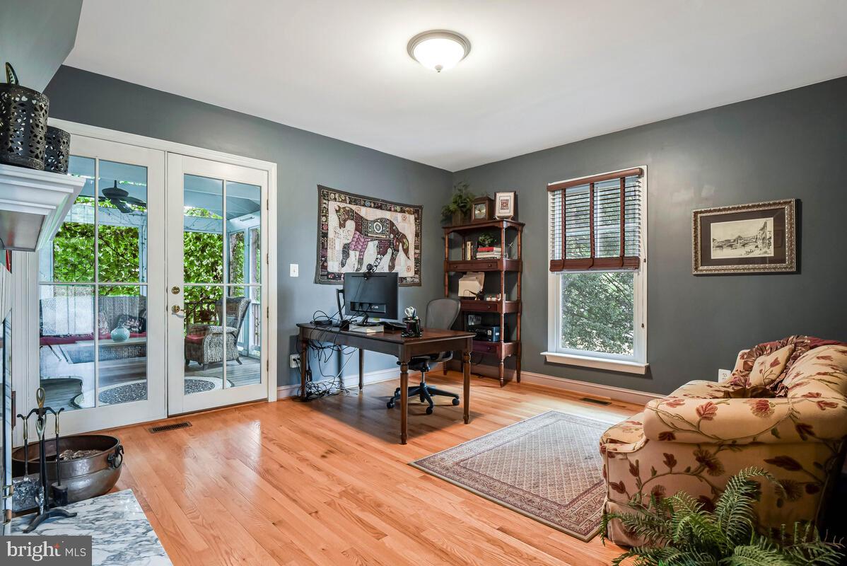 SUTTON WOODS - Residential