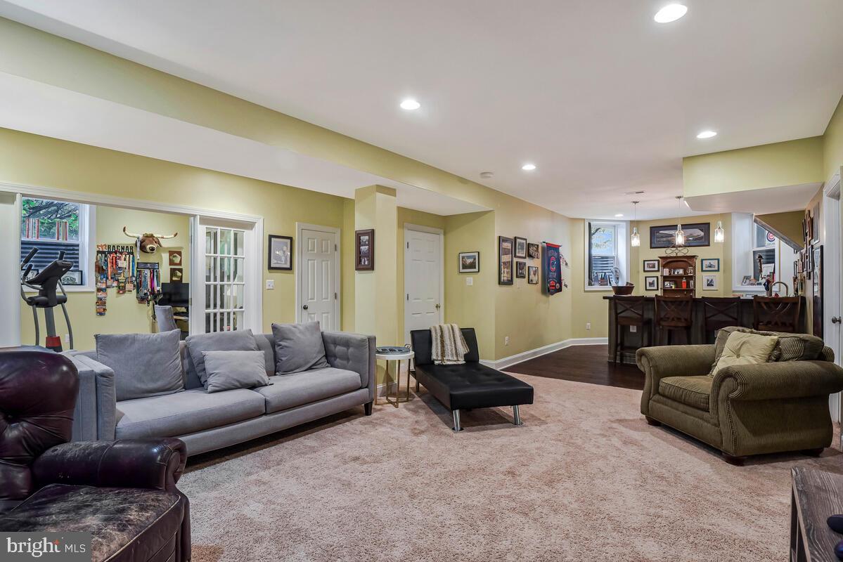 SUTTON WOODS - Residential