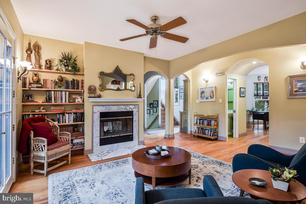 SUTTON WOODS - Residential