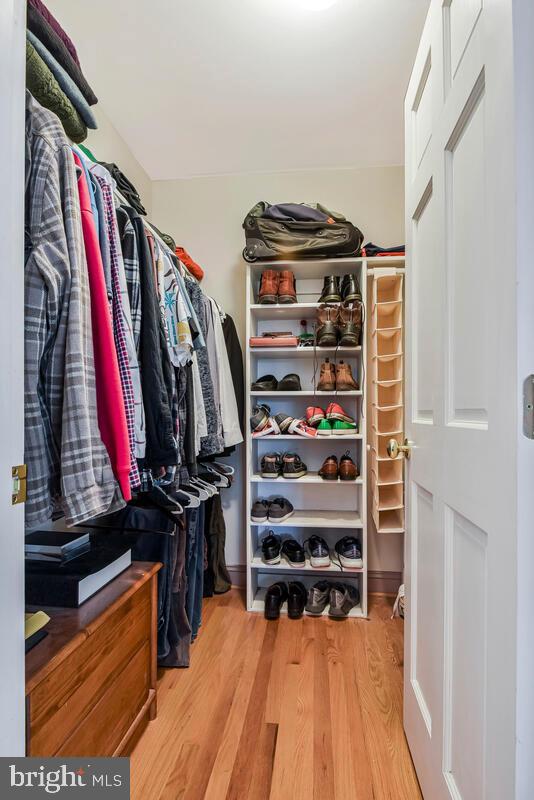 SUTTON WOODS - Residential