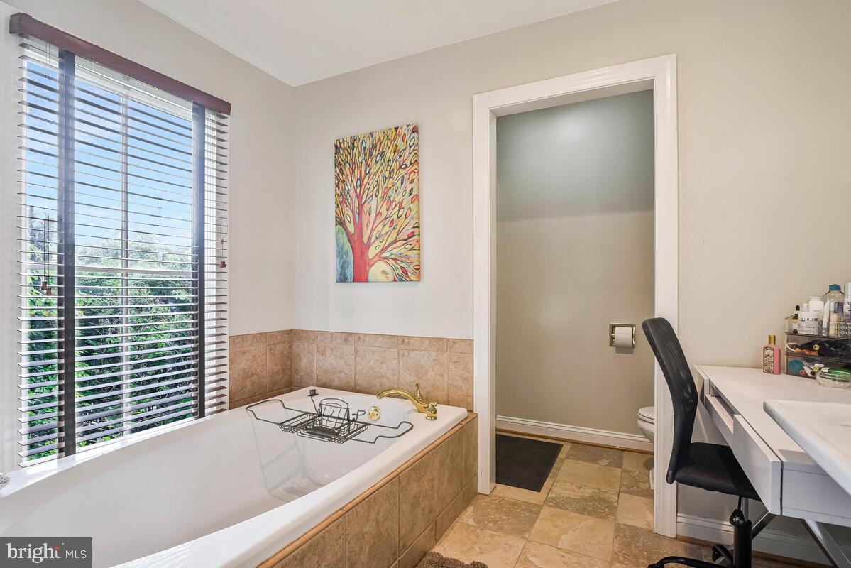 SUTTON WOODS - Residential