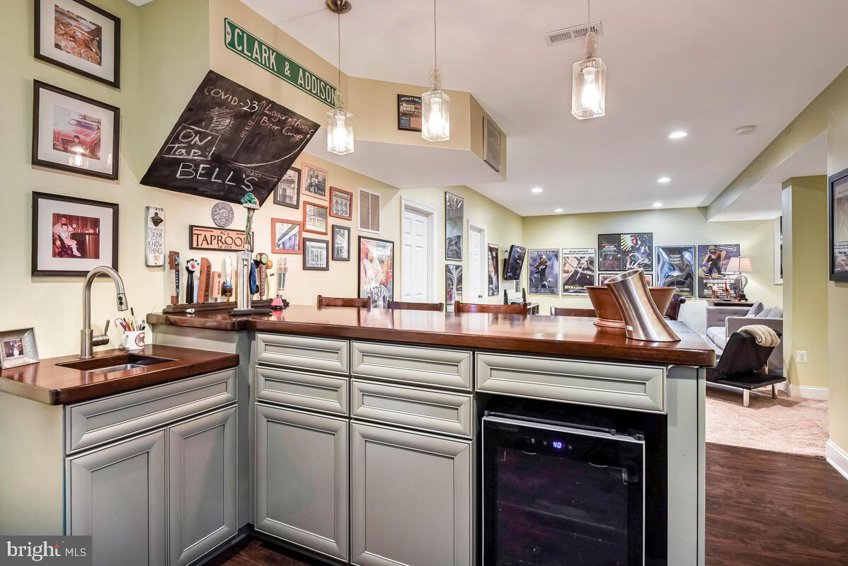 SUTTON WOODS - Residential