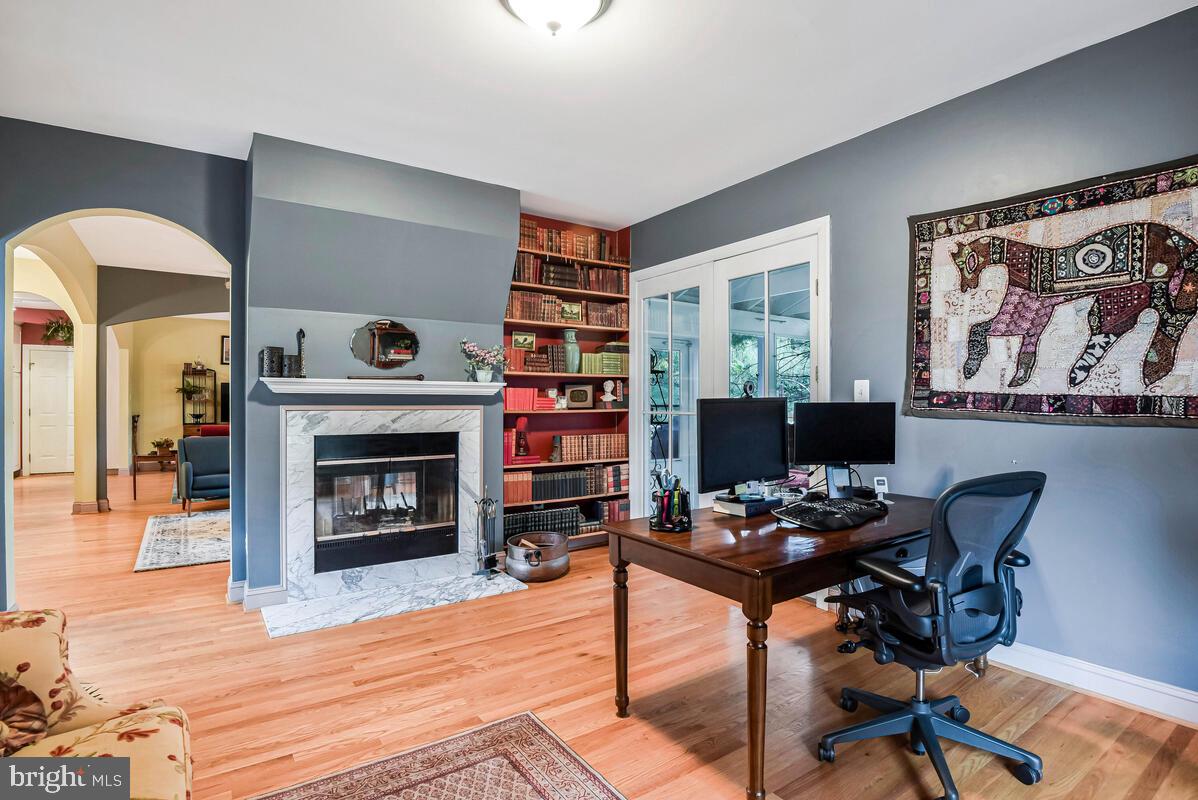 SUTTON WOODS - Residential