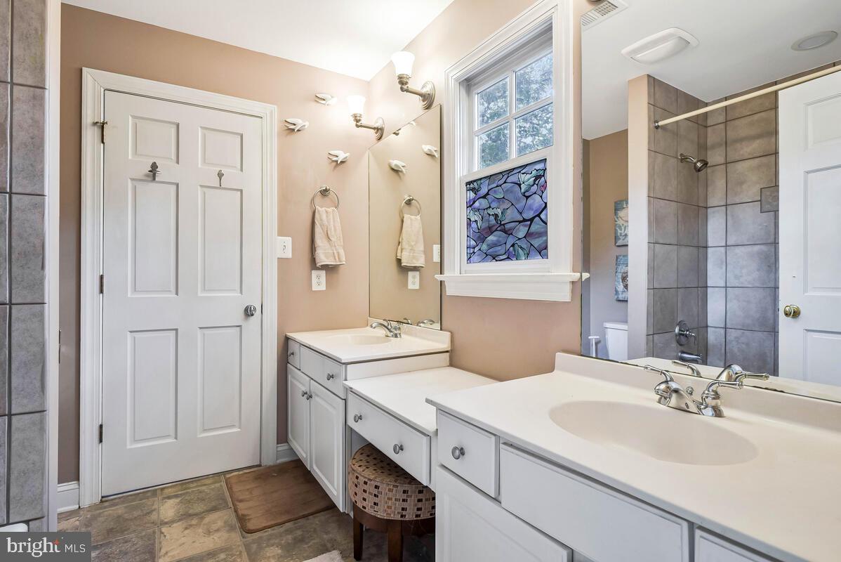 SUTTON WOODS - Residential