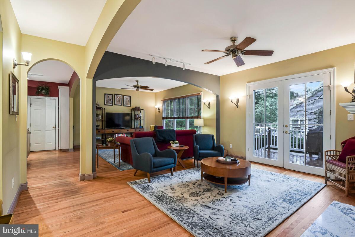 SUTTON WOODS - Residential