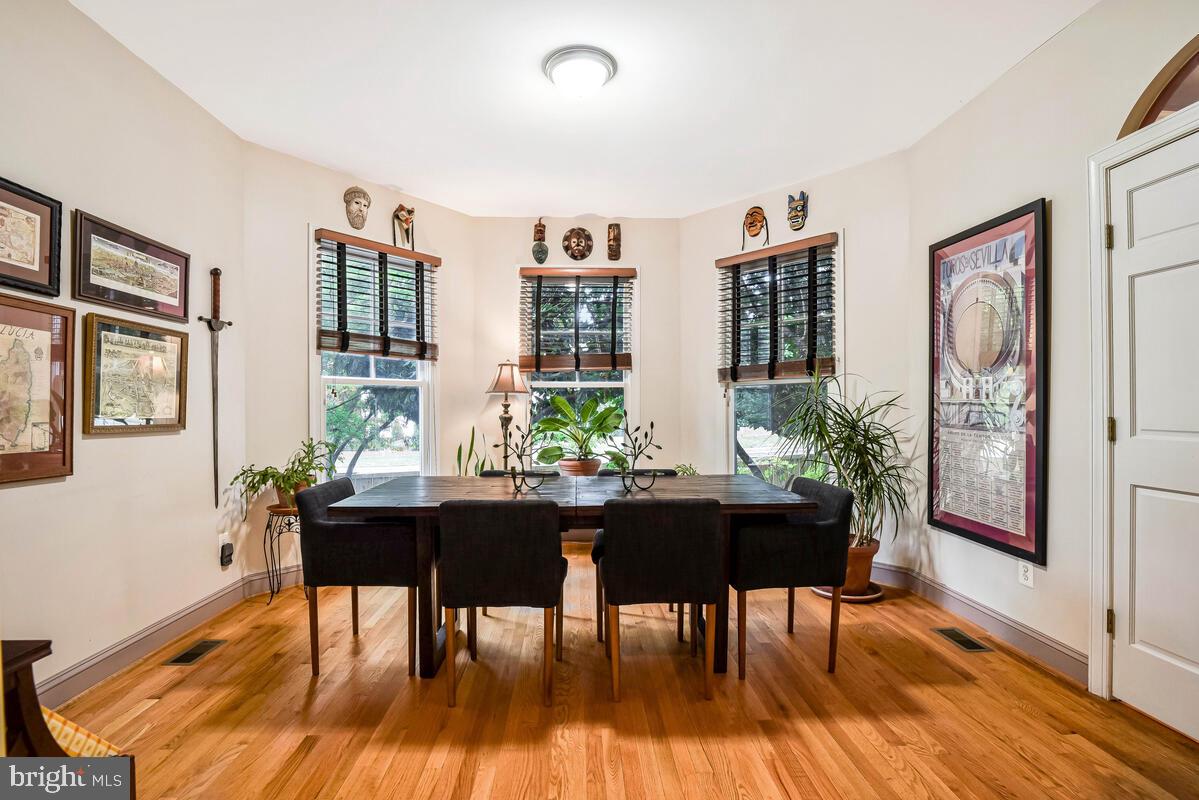 SUTTON WOODS - Residential