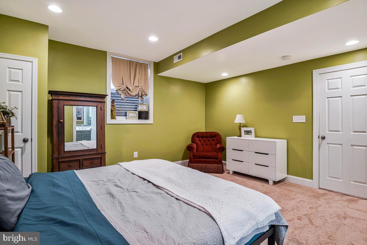 SUTTON WOODS - Residential