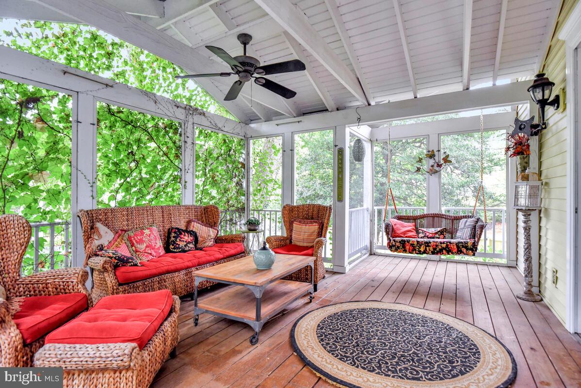 SUTTON WOODS - Residential