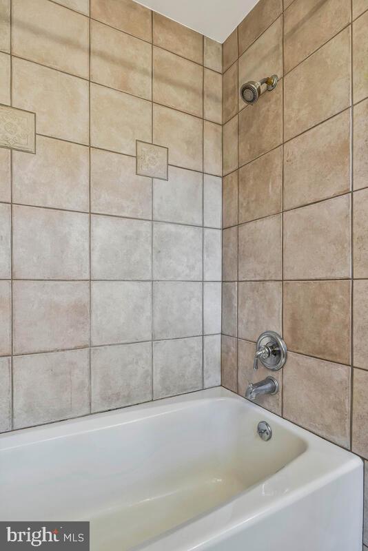 SUTTON WOODS - Residential