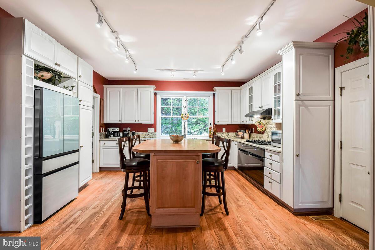 SUTTON WOODS - Residential