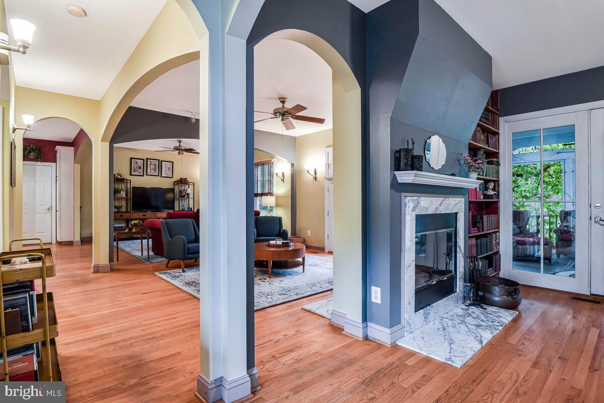 SUTTON WOODS - Residential