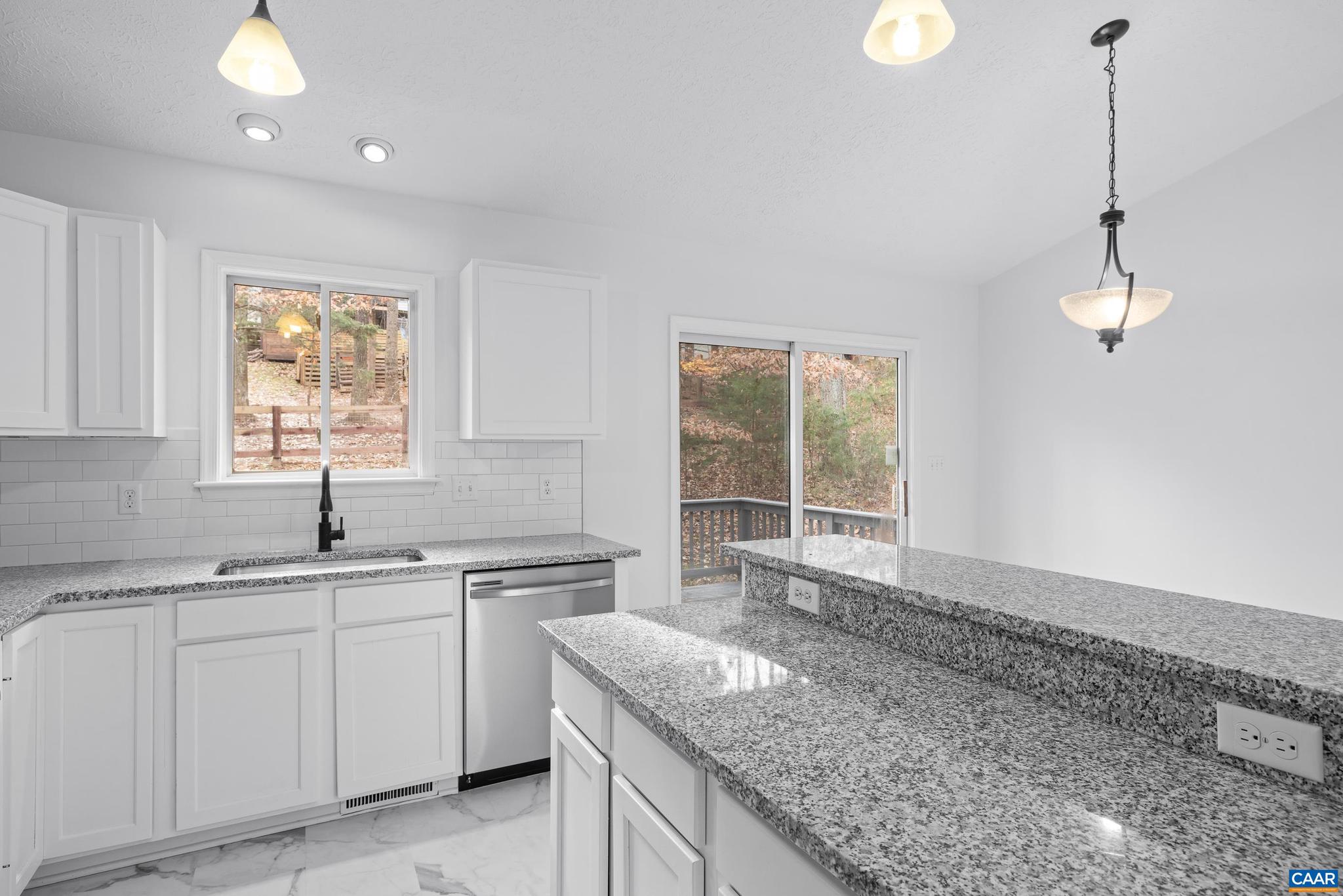 LAKE MONTICELLO - Residential