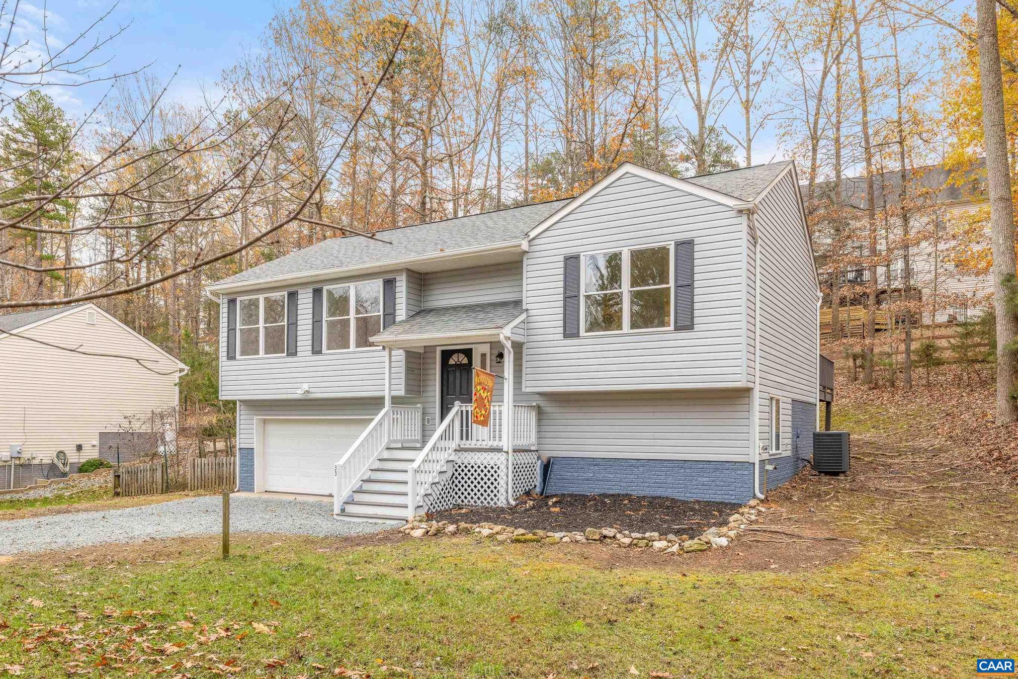 LAKE MONTICELLO - Residential