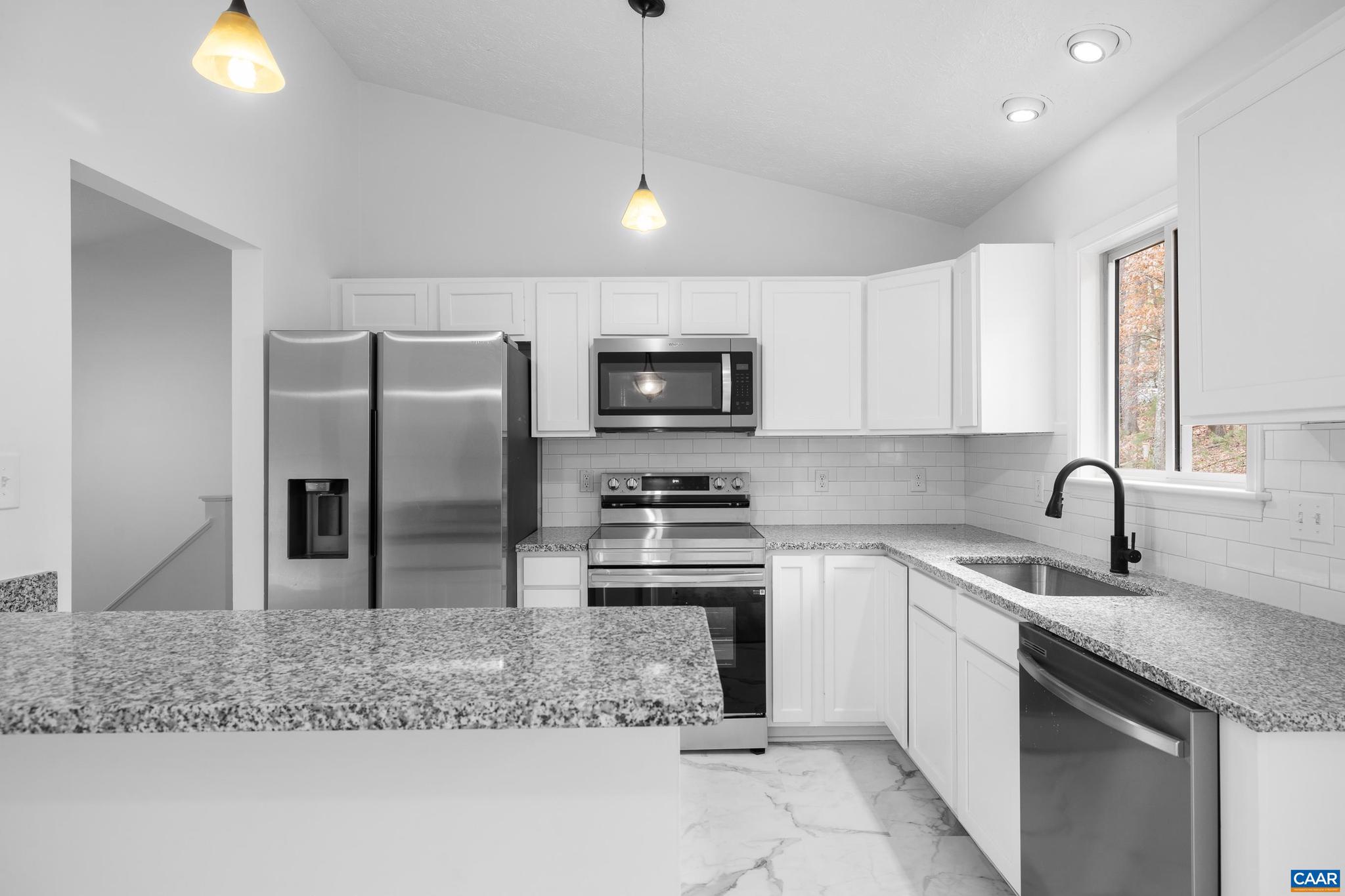 LAKE MONTICELLO - Residential