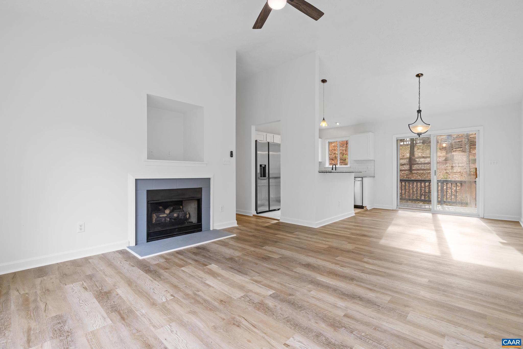 LAKE MONTICELLO - Residential