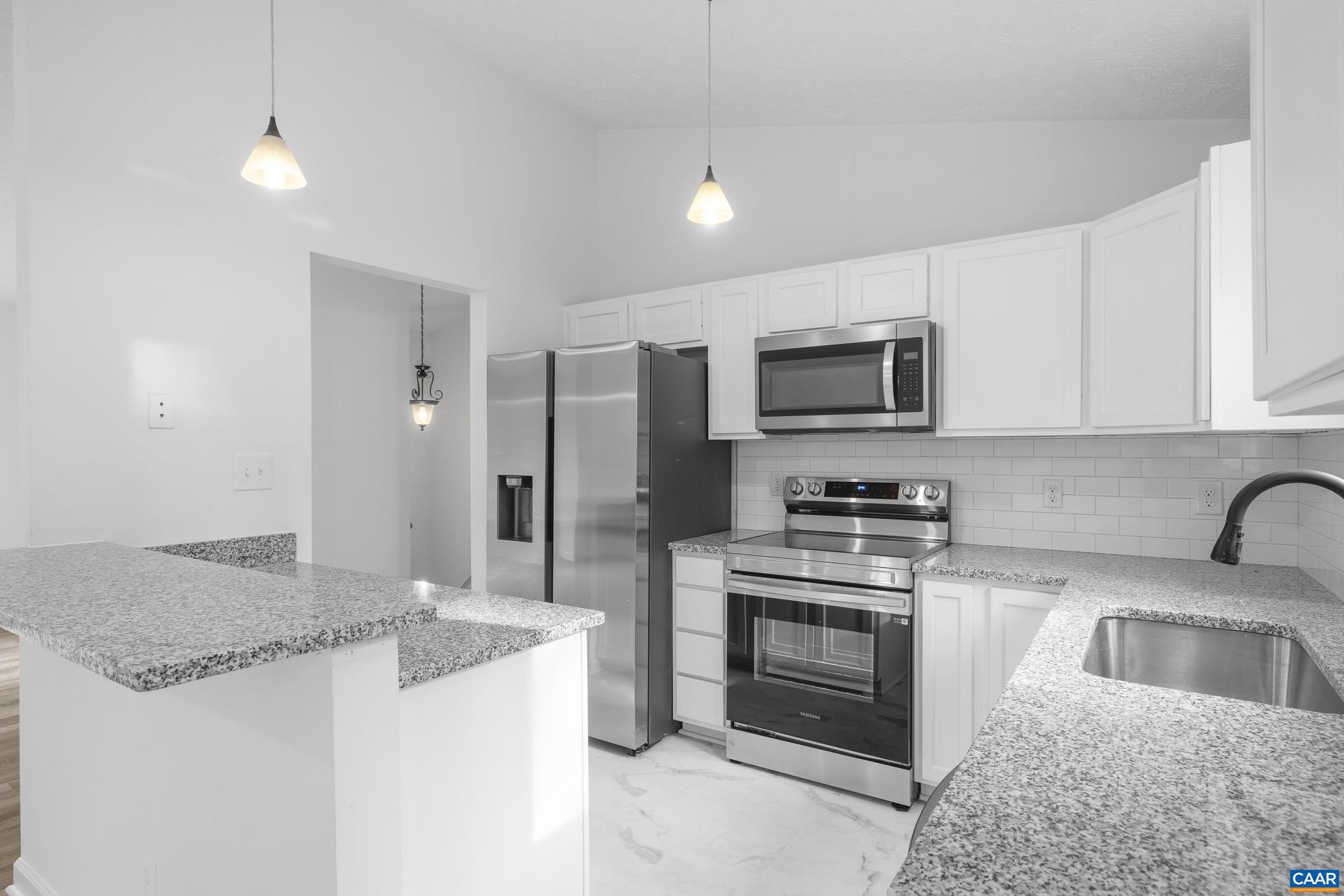 LAKE MONTICELLO - Residential