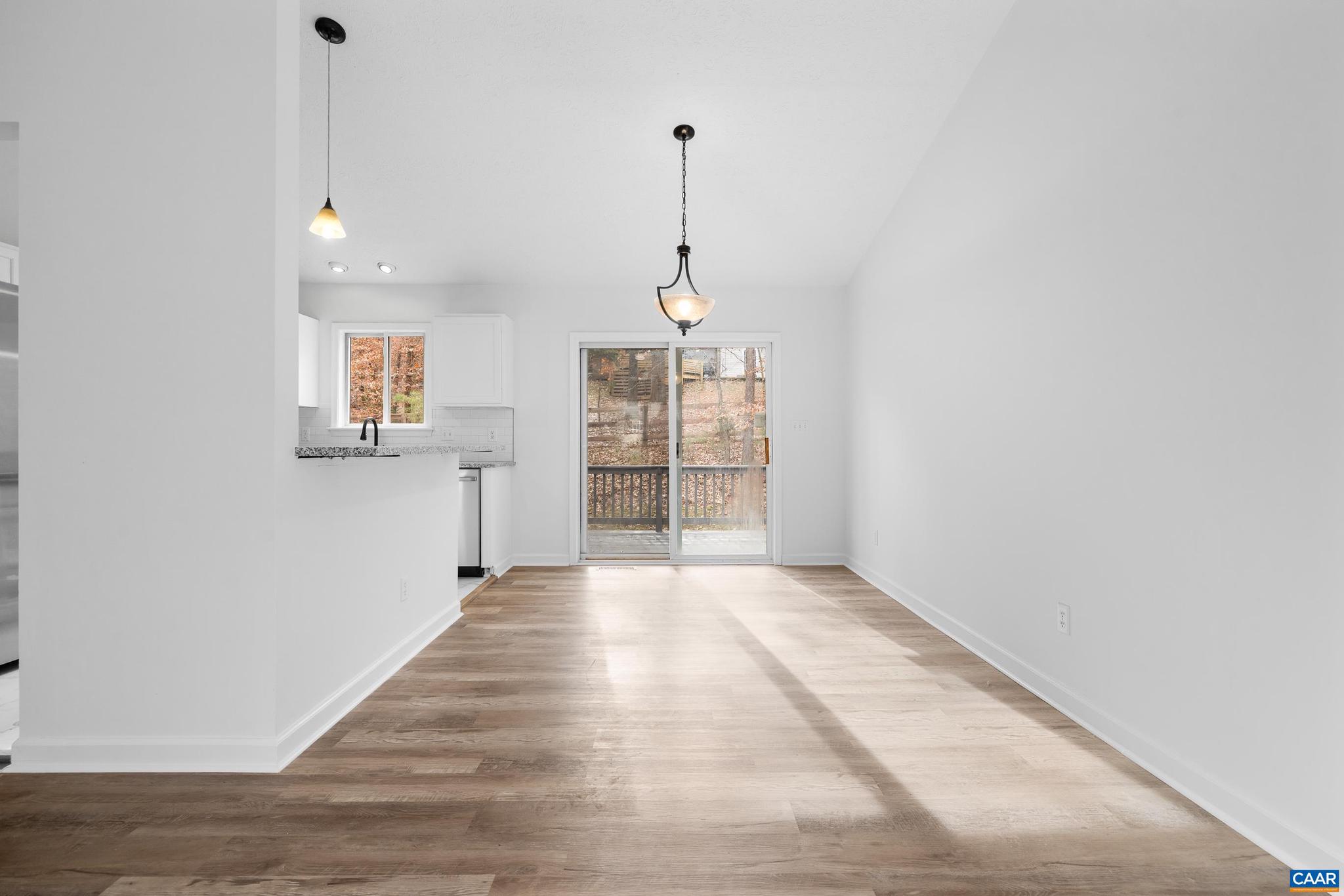 LAKE MONTICELLO - Residential