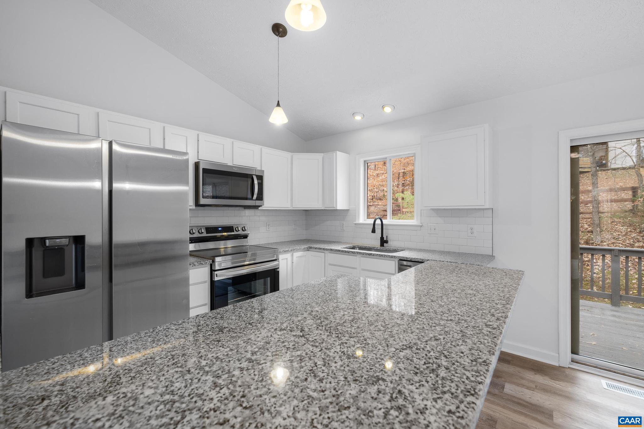 LAKE MONTICELLO - Residential