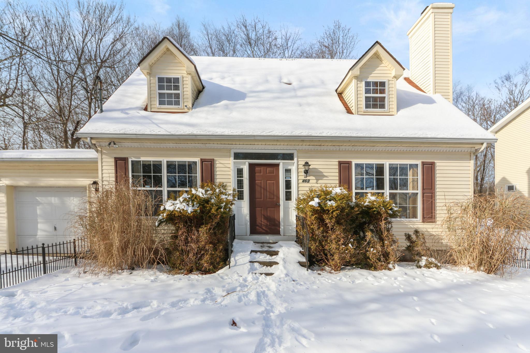 462 COUNTRY PLACE DRIVE