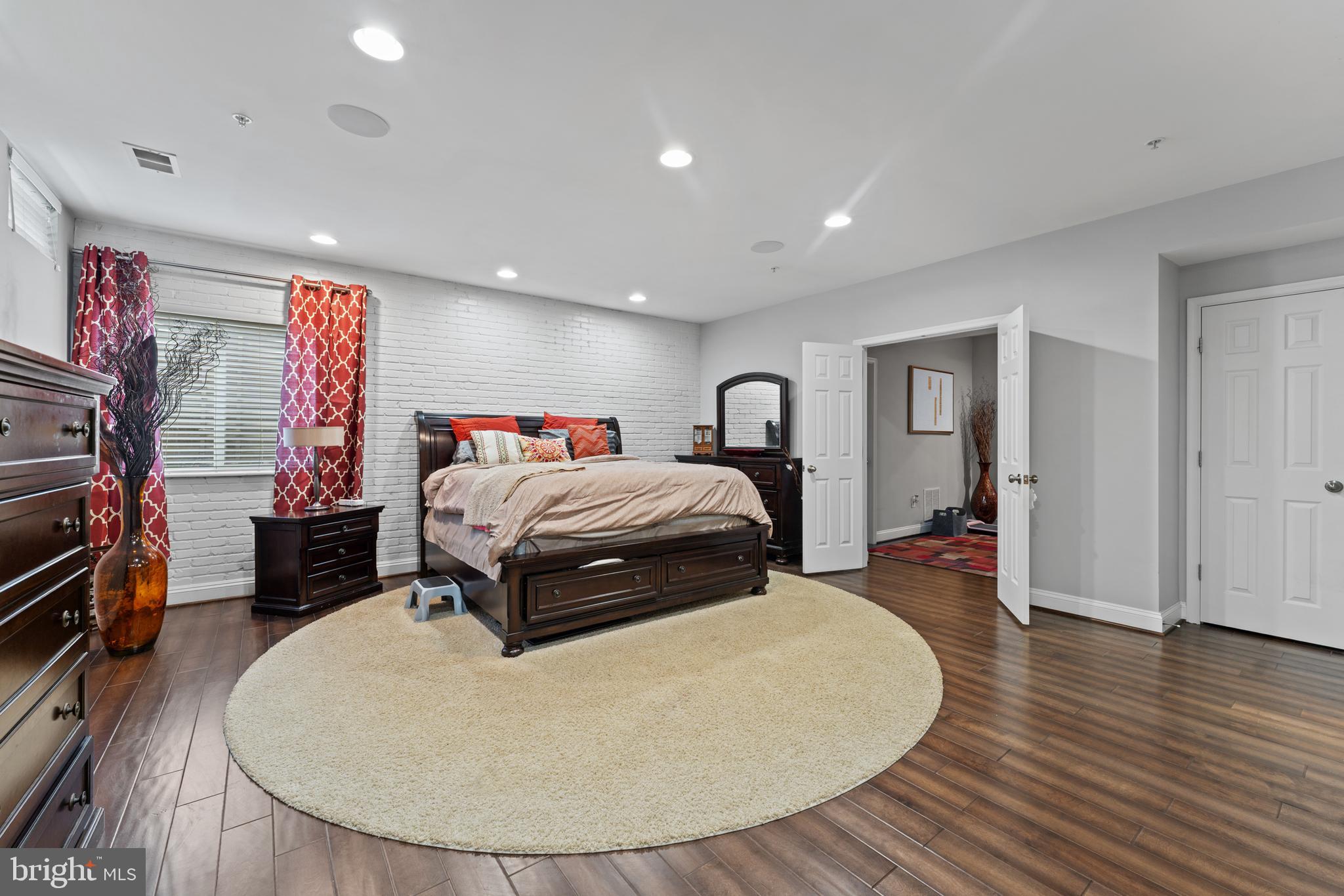 BRICK YARD STATION - Residential