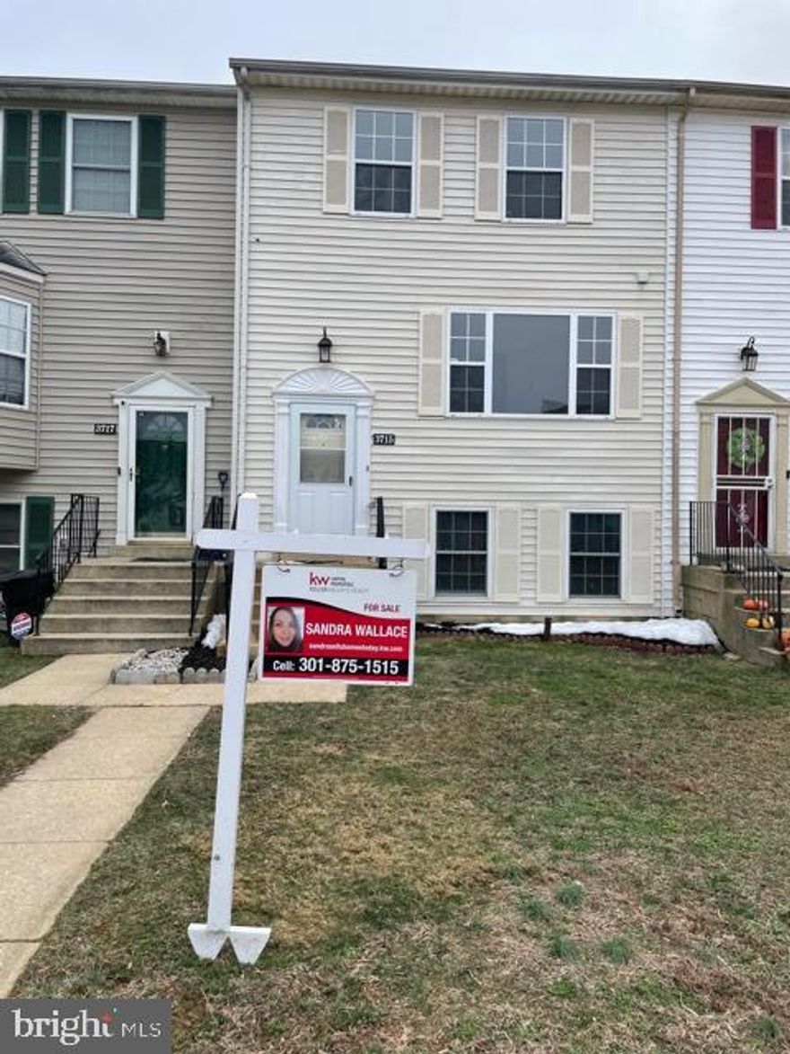 Beautifully renovated townhome with many great features. Brand new carpet entire house. Entire house painted. Extensive electrical work in kitchen. New kichen countertops. Stainless Steel Appliances. Fireplace never used sold "AS IS".  New floor upstairs bathroom.  NEW LARGE TREX DECK OVERLOOKS PARK LIKE SETTING WITH TENNIS COURTS.  DECK HAS A 25 YEAR WARRANTY INCLUDED.

Please wear shoe coverings provided.  If there are no more shoe coverings please take off your shoes- Thank you!