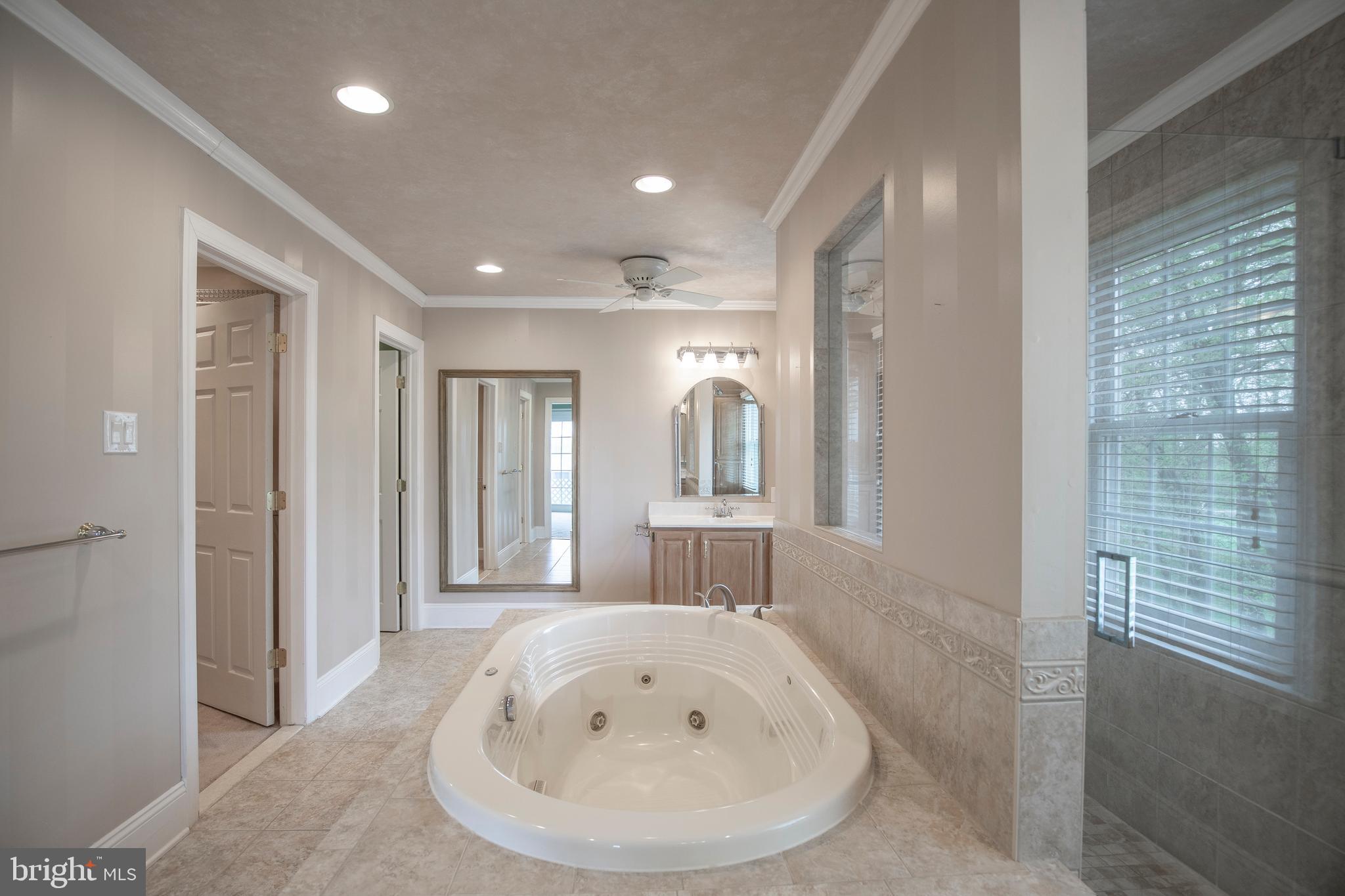 HIDDEN LAKE - Residential