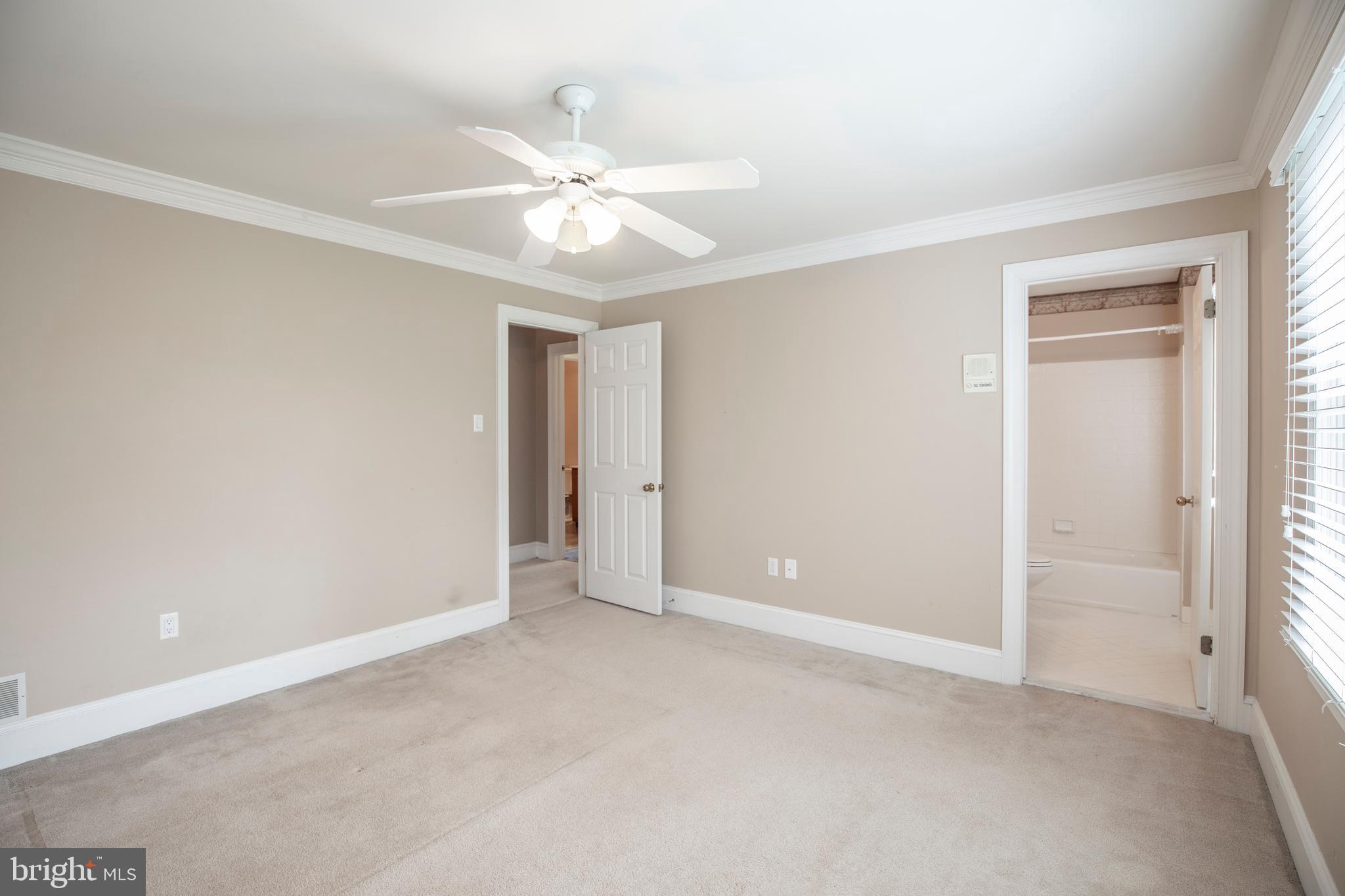 HIDDEN LAKE - Residential