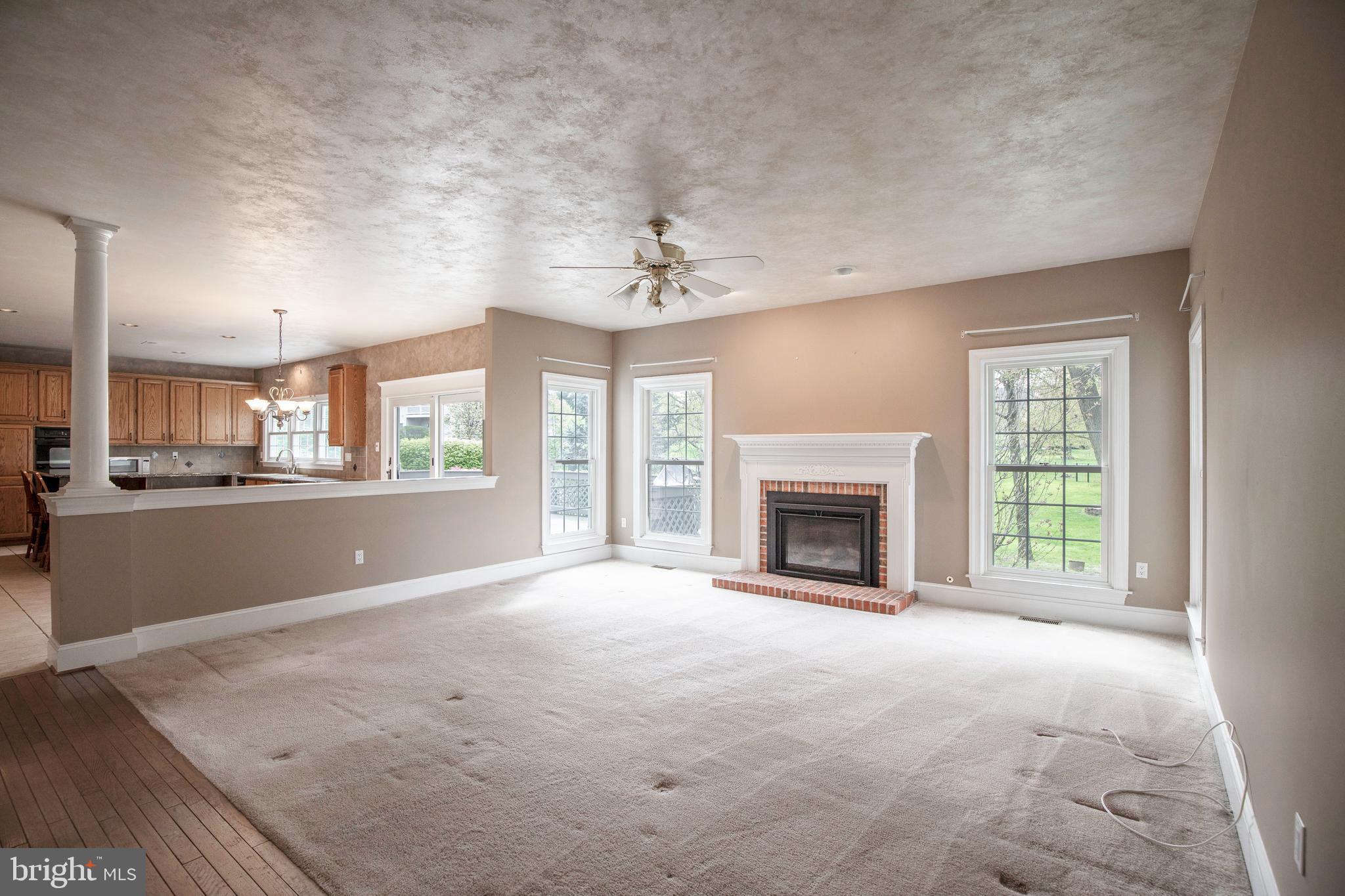 HIDDEN LAKE - Residential