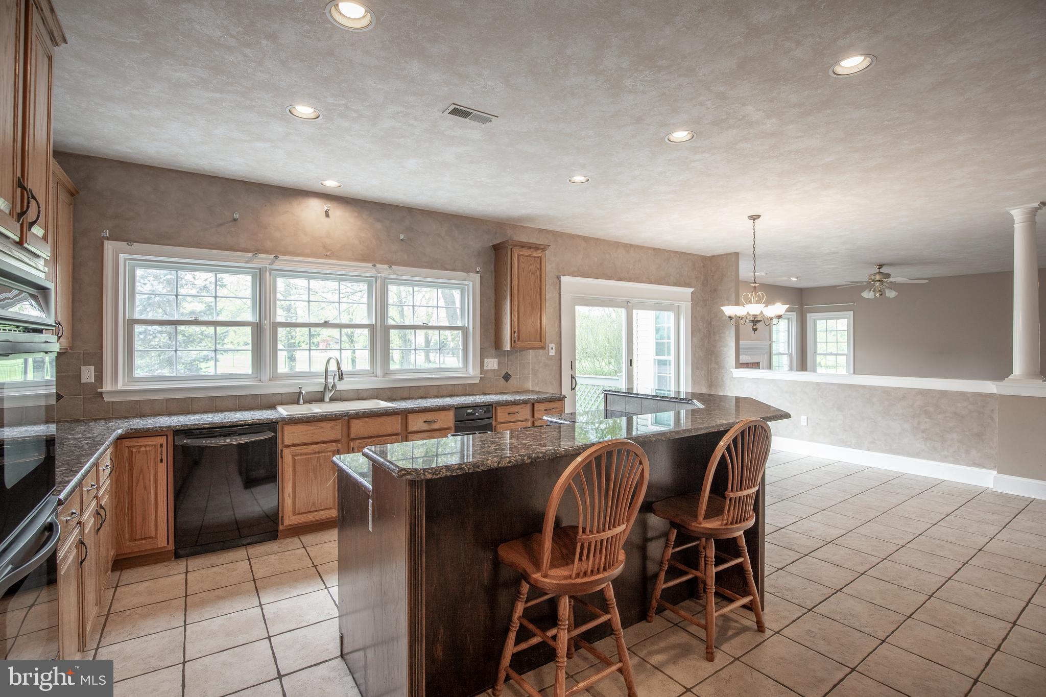 HIDDEN LAKE - Residential