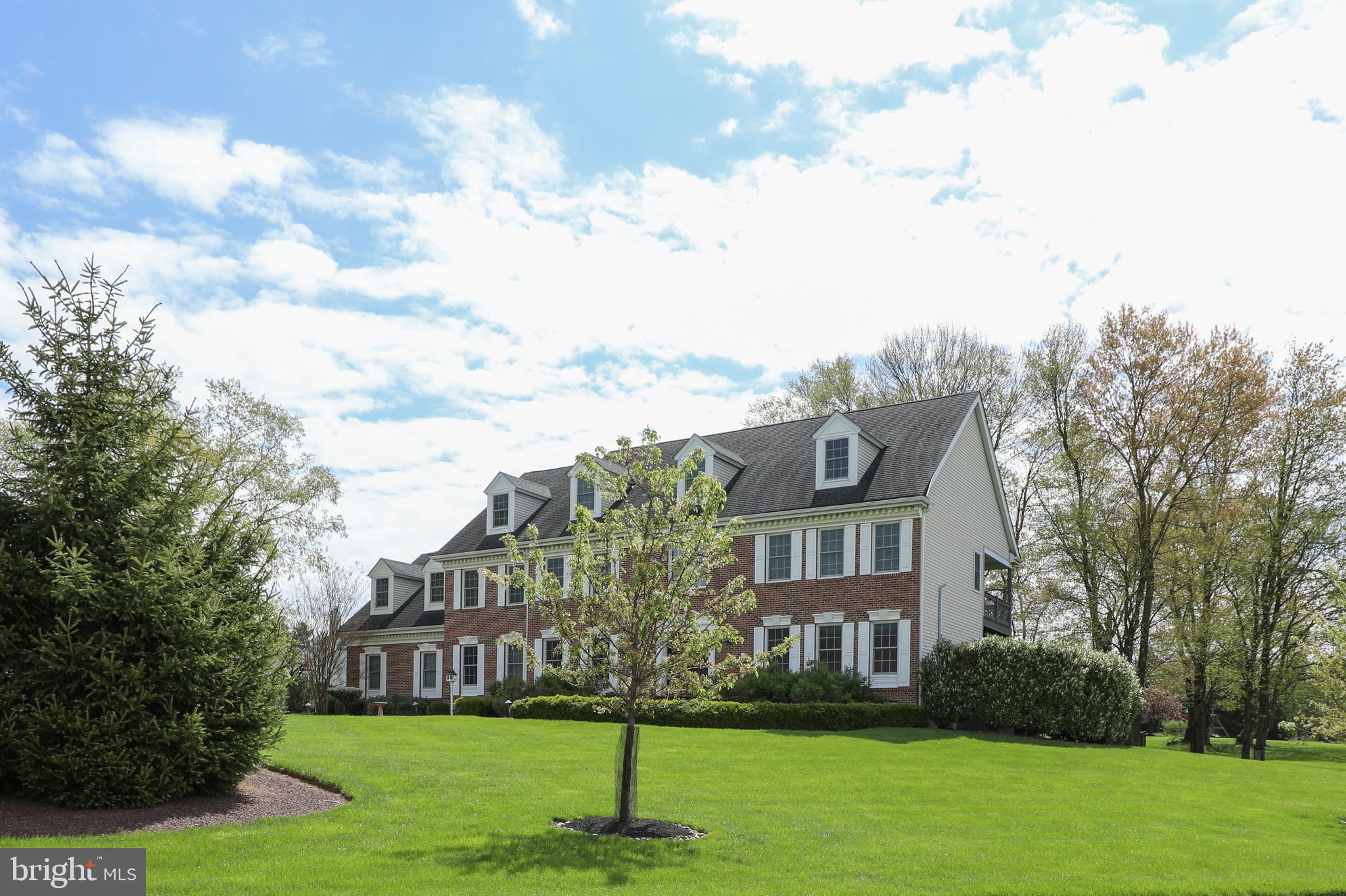 HIDDEN LAKE - Residential