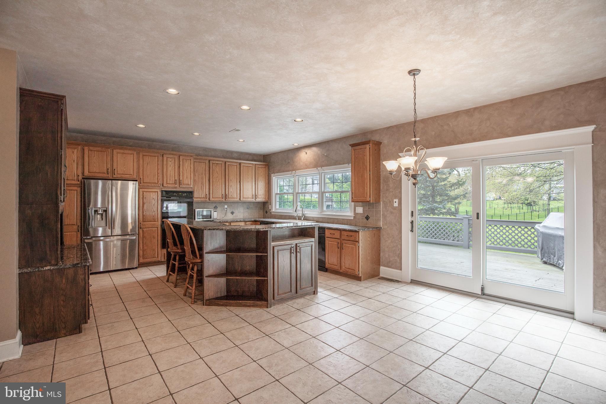 HIDDEN LAKE - Residential