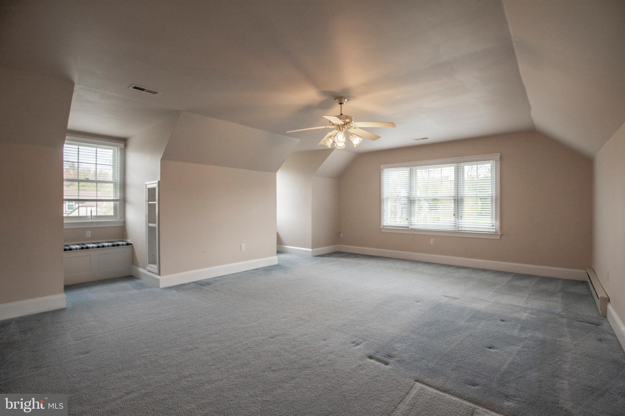 HIDDEN LAKE - Residential