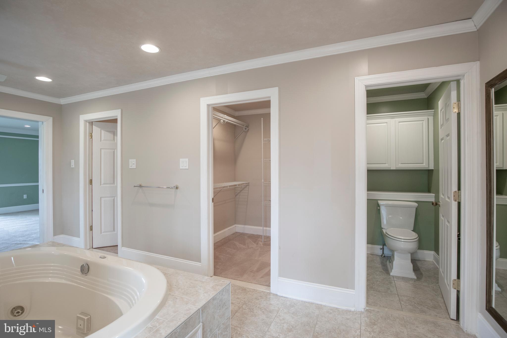 HIDDEN LAKE - Residential