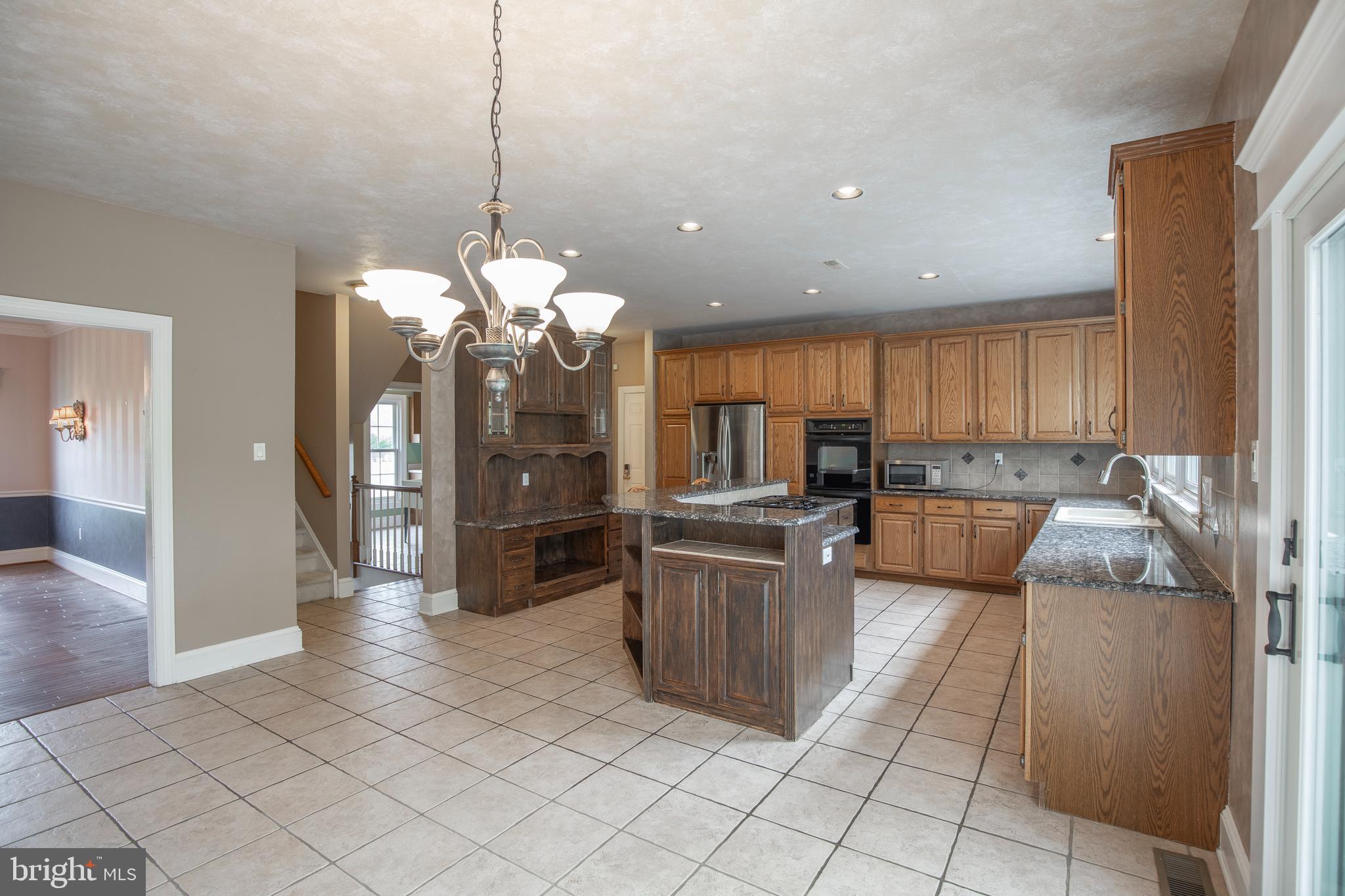 HIDDEN LAKE - Residential