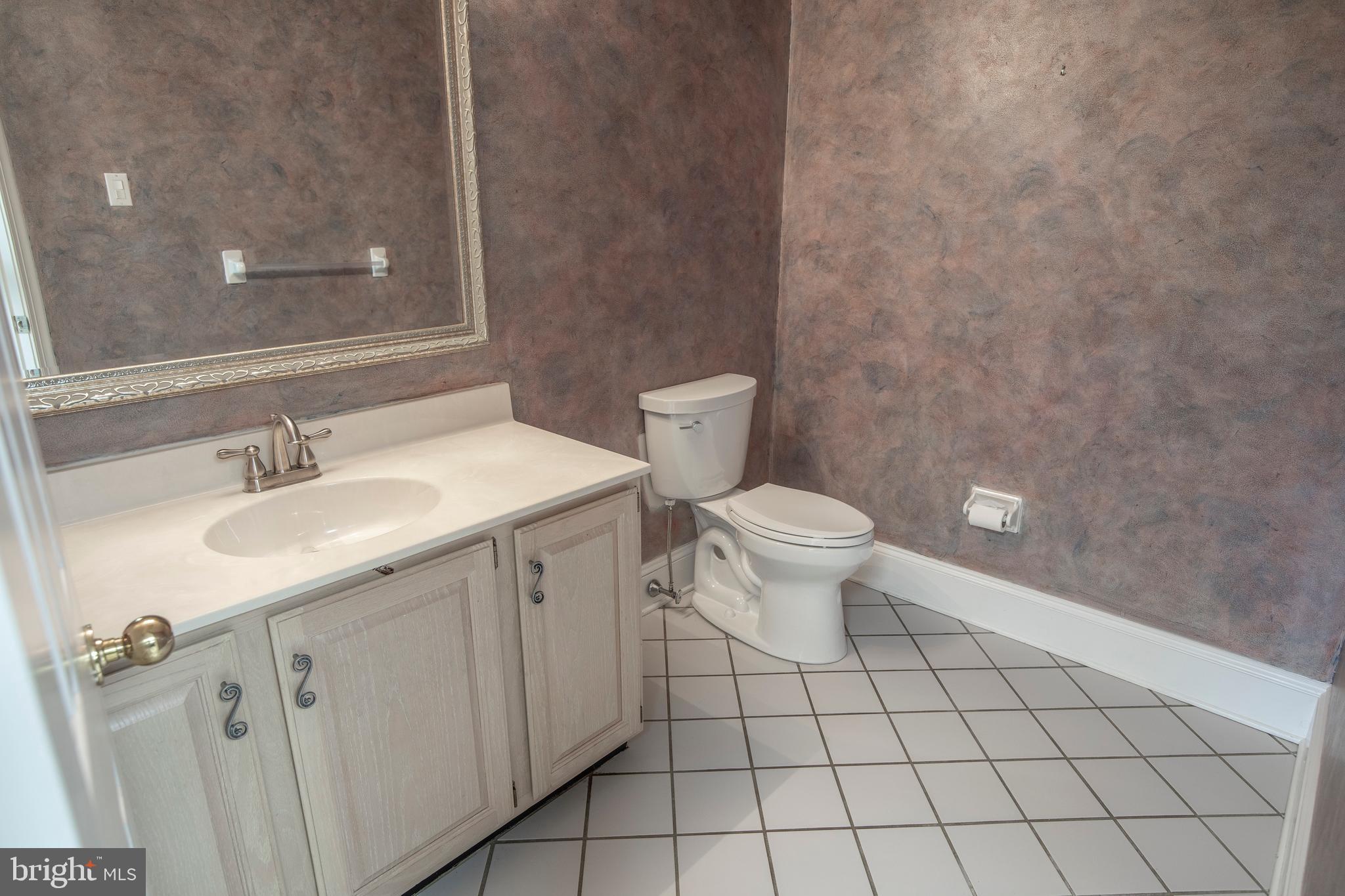 HIDDEN LAKE - Residential