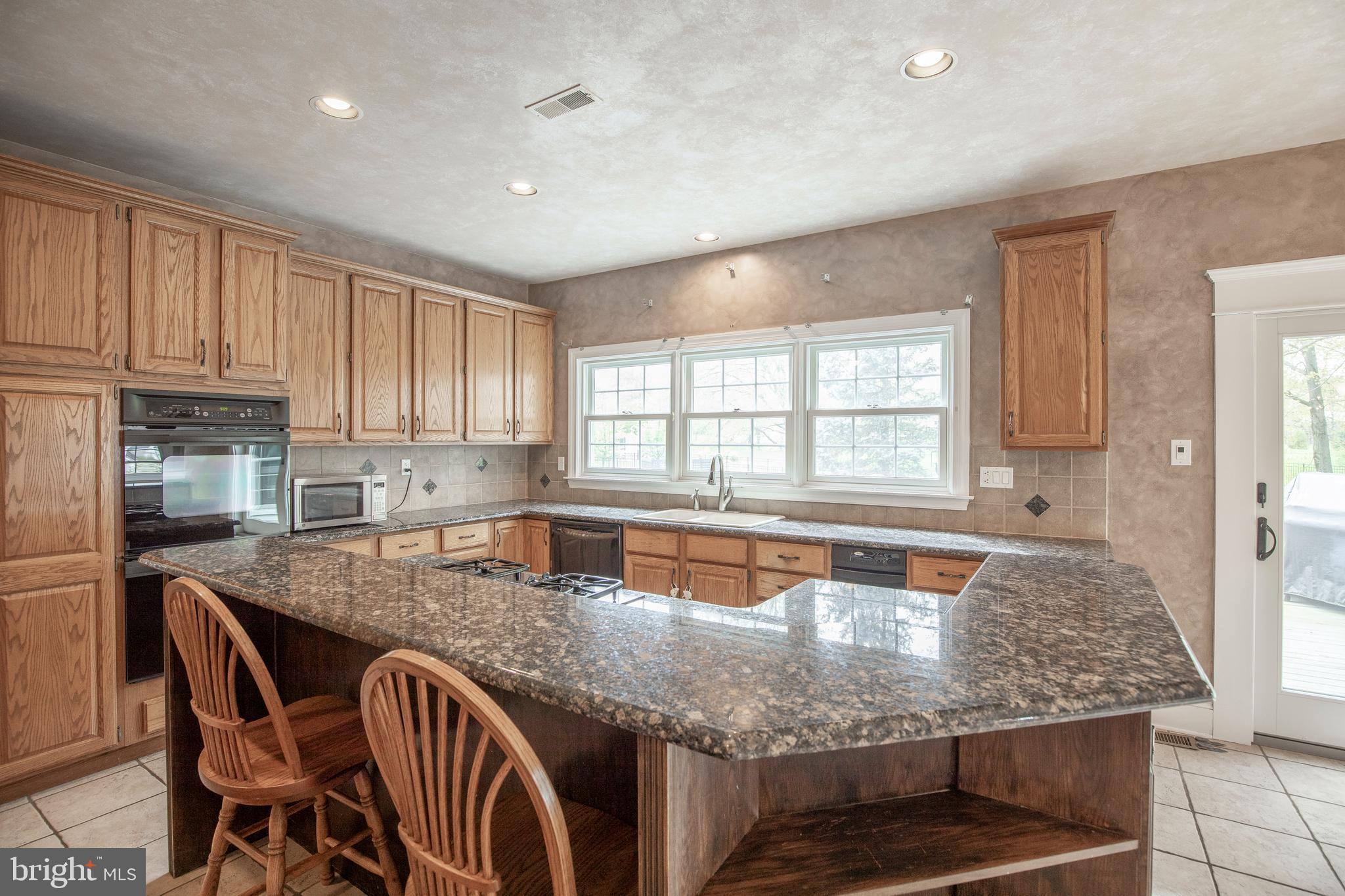 HIDDEN LAKE - Residential