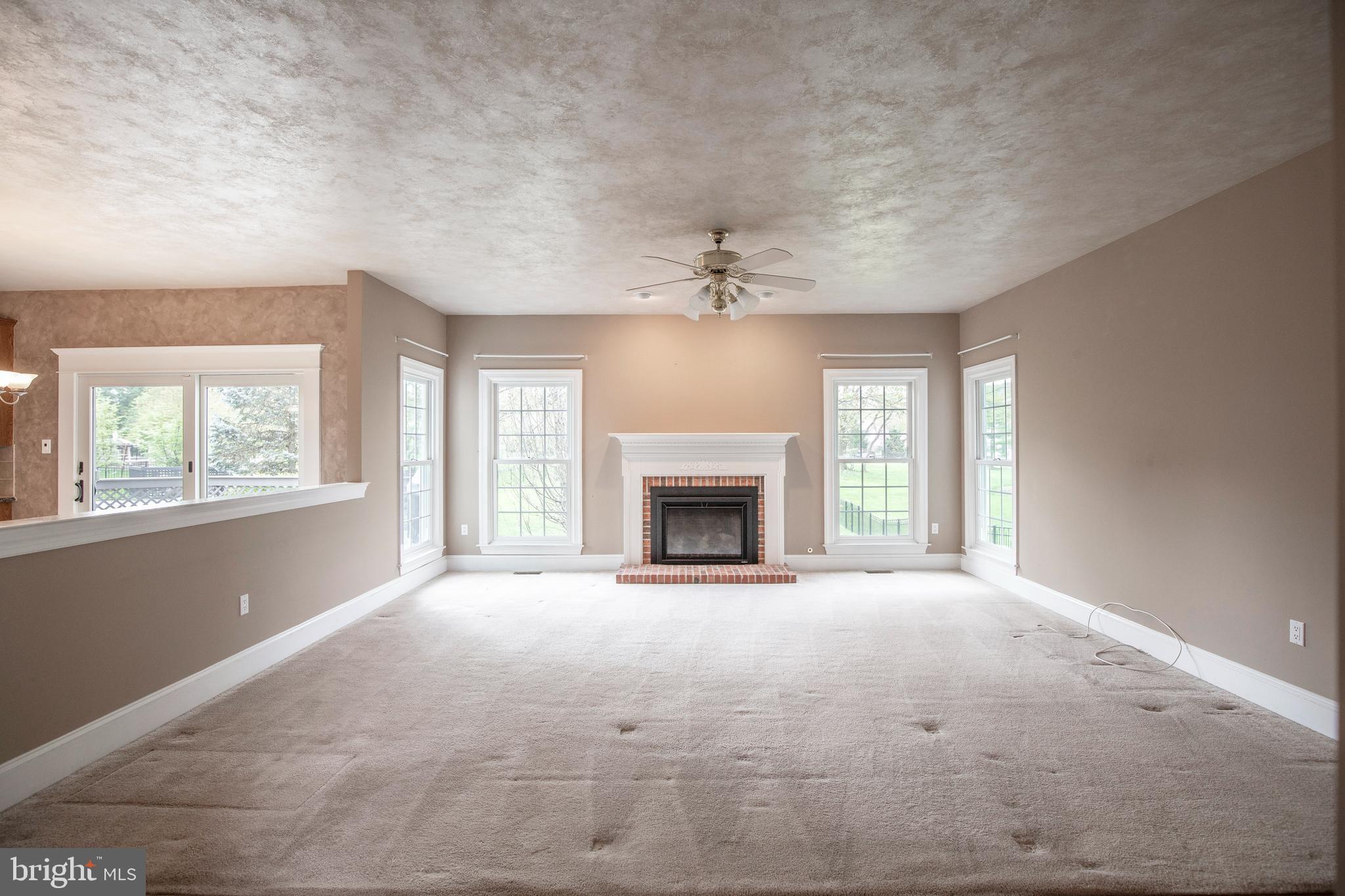 HIDDEN LAKE - Residential